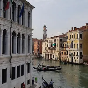 Apartment Gondola Show, Venice